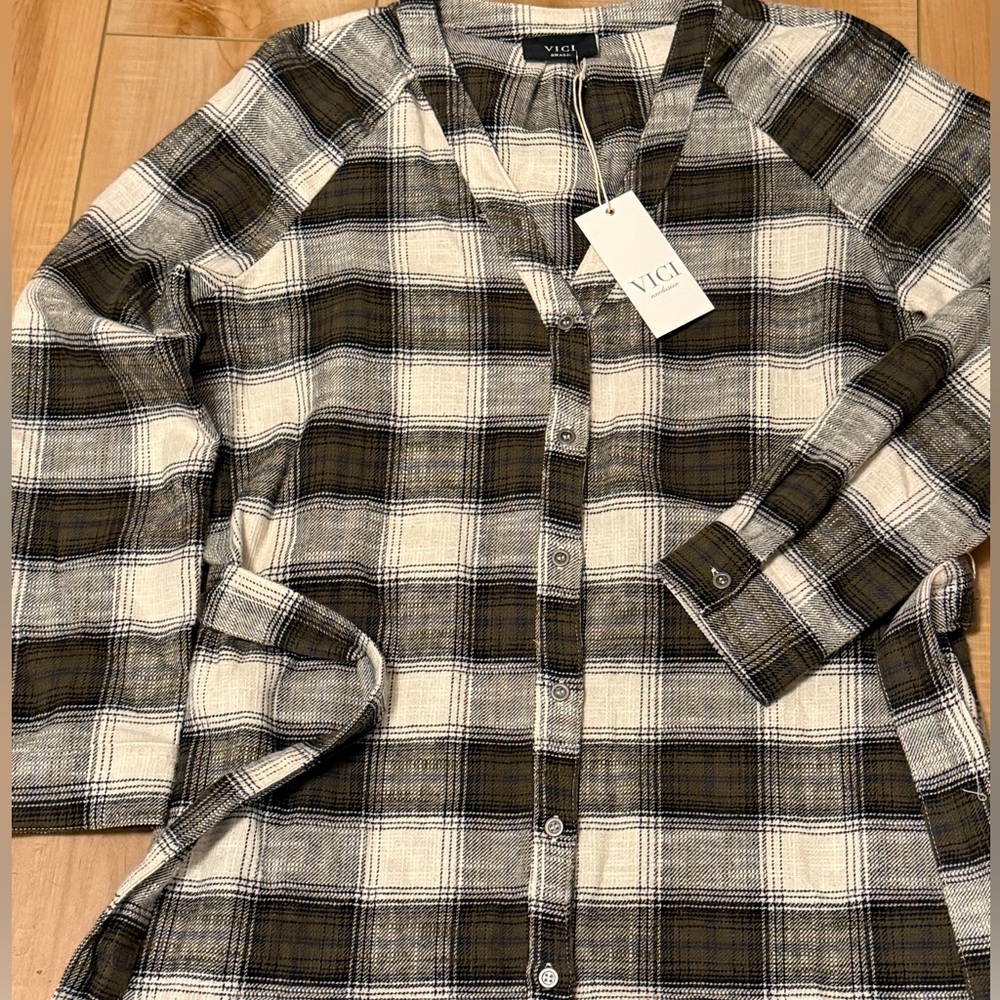 🌟VICI New with tags Dylin Plaid Wrap Tie Midi Shirt Dress
Size S | Olive Multi - Picture 6 of 11
